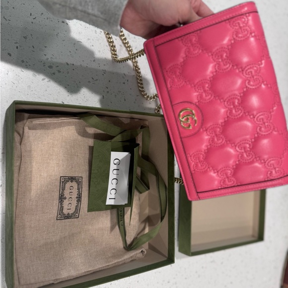 Gucci Wallet on Chain - Picture 4 of 5